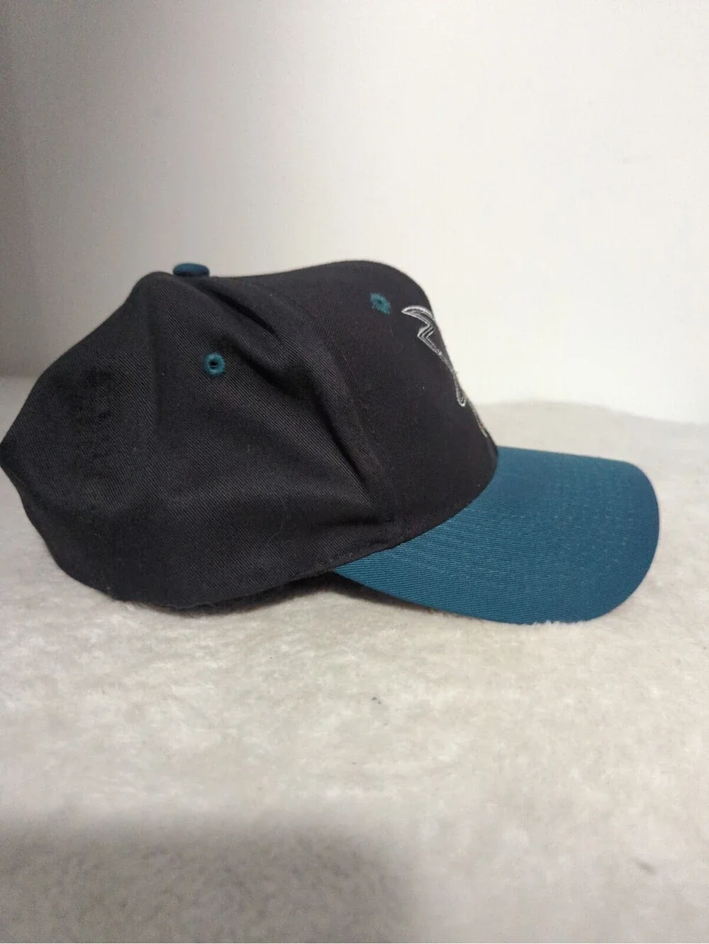 Vintage San Jose Sharks Logo 7 Snapback Cap Hat